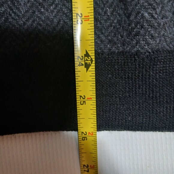 Calvin Klein Italian Yarn Black V-Neck Sweater 50% Merino Wool Size Large Womens - Picture 7 of 7